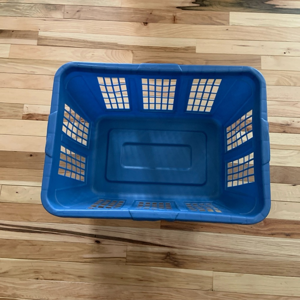 Blue Rubbermaid Laundry Basket